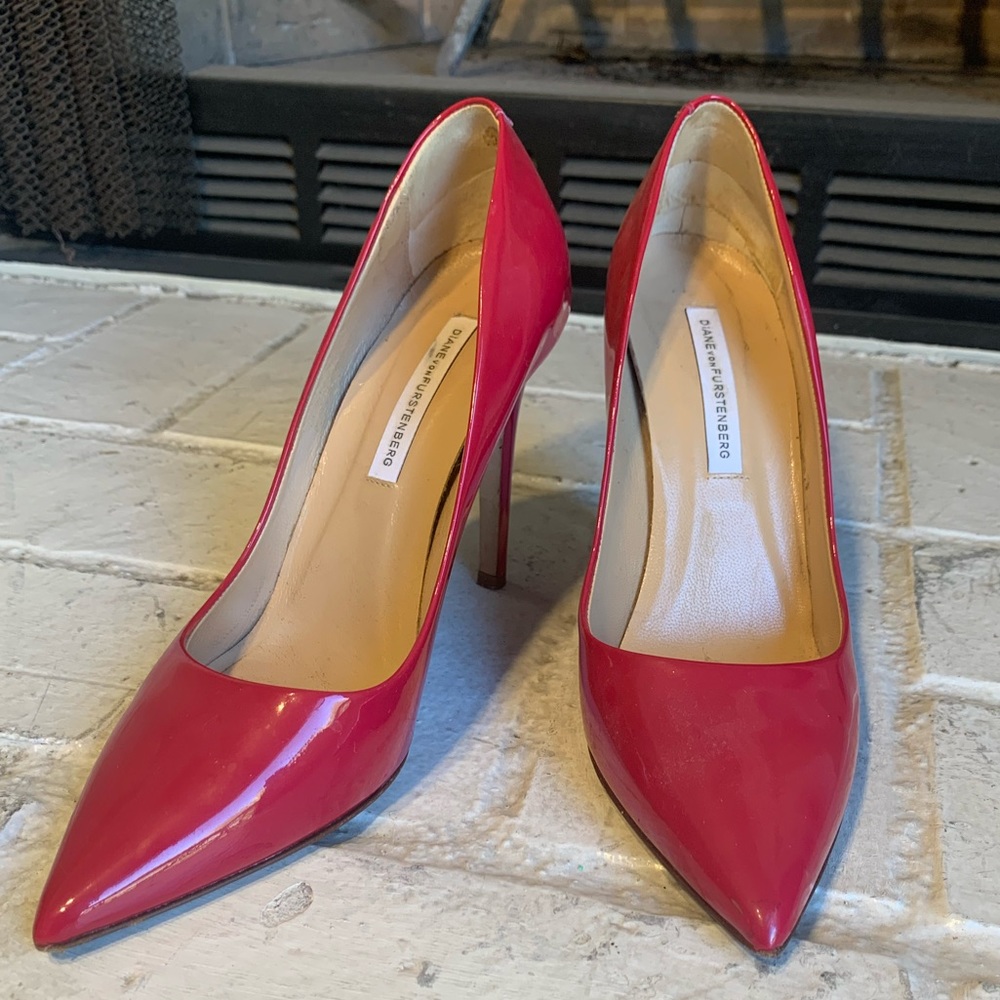 (Diane Von Furstenberg) Patent Leather Heels in Pink